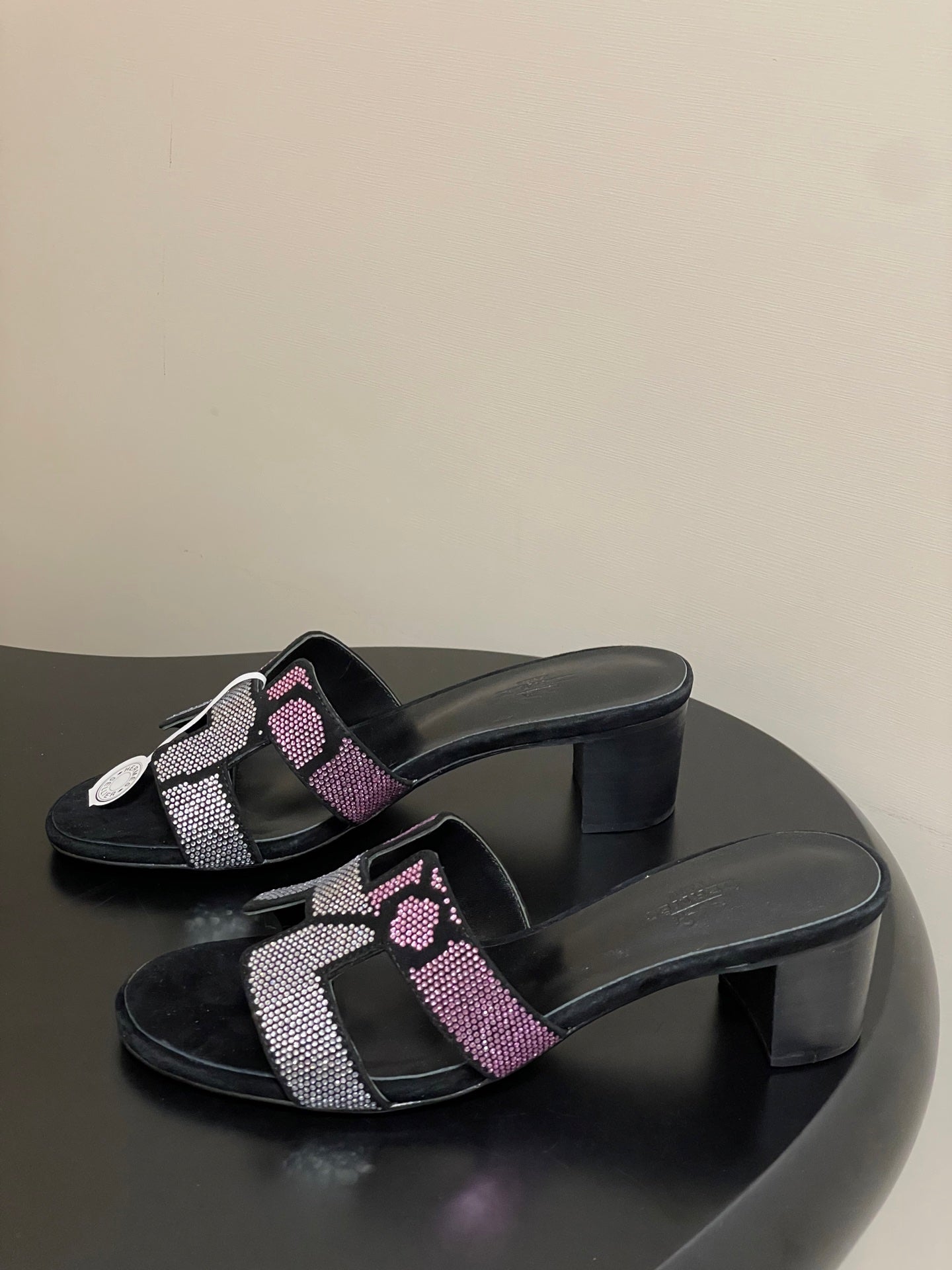 HM 25S ORAN HIGH‑HEEL SANDAL 50 MM IN BLACK LAMBSKIN WITH WHITE MIX PINK STONE DETAILS