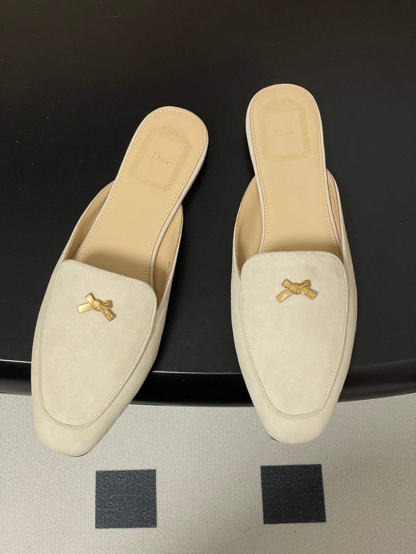 DIOR 26S MULES IN BEIGE SUEDE WITH BOW