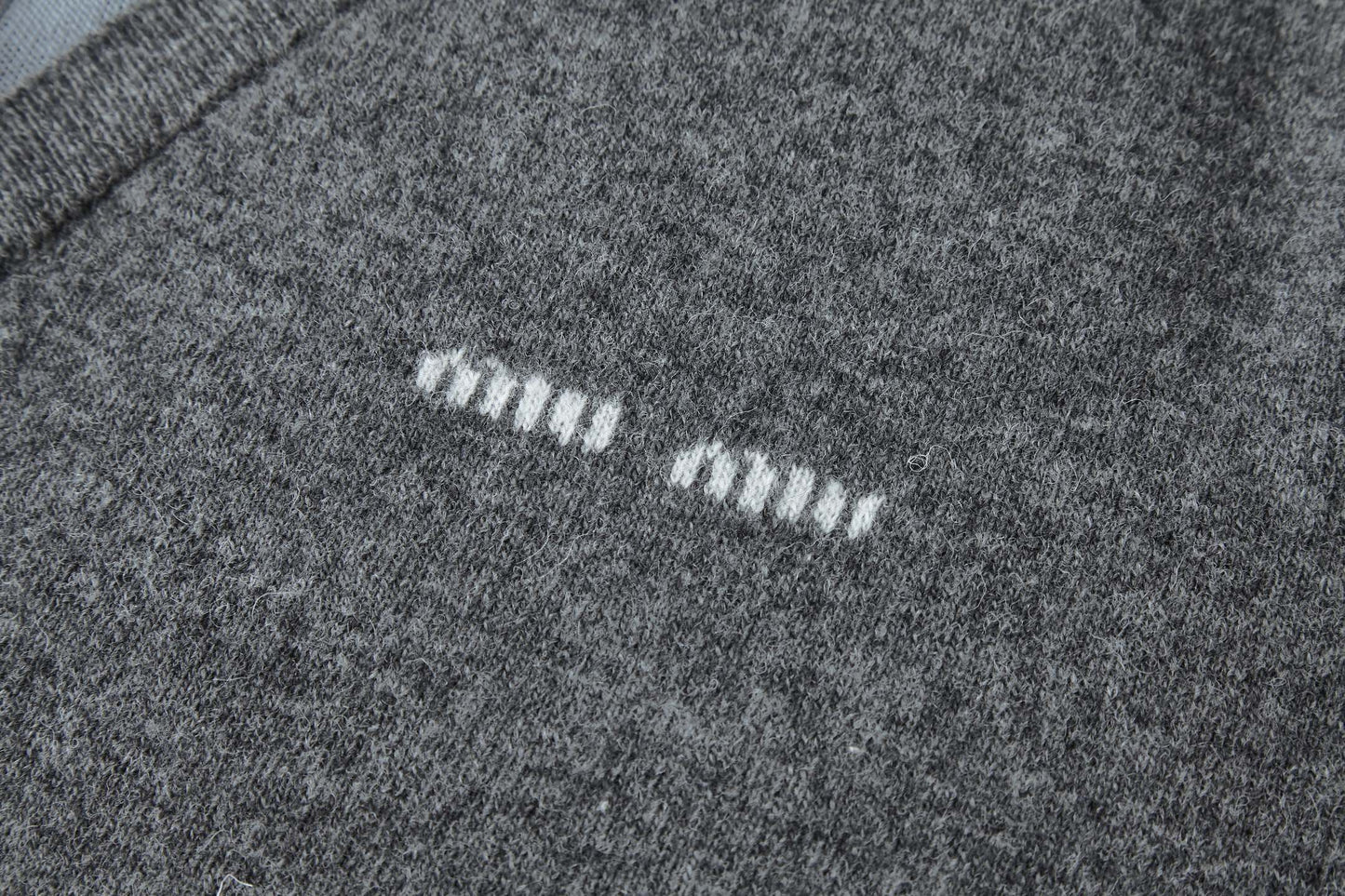 MIUMIU KNIT TOP STYLE 297