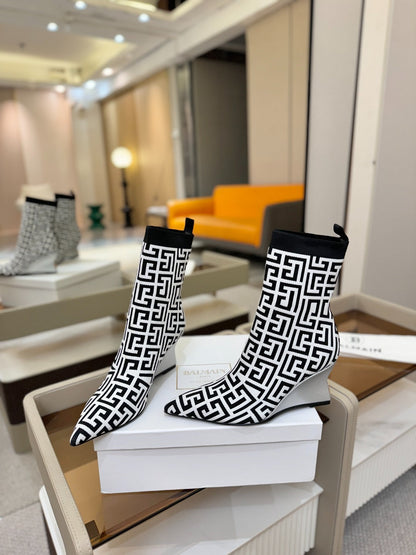 BALMAIN 26S BOOT 75 MM IN BLACK AND WHITE FLYKNIT