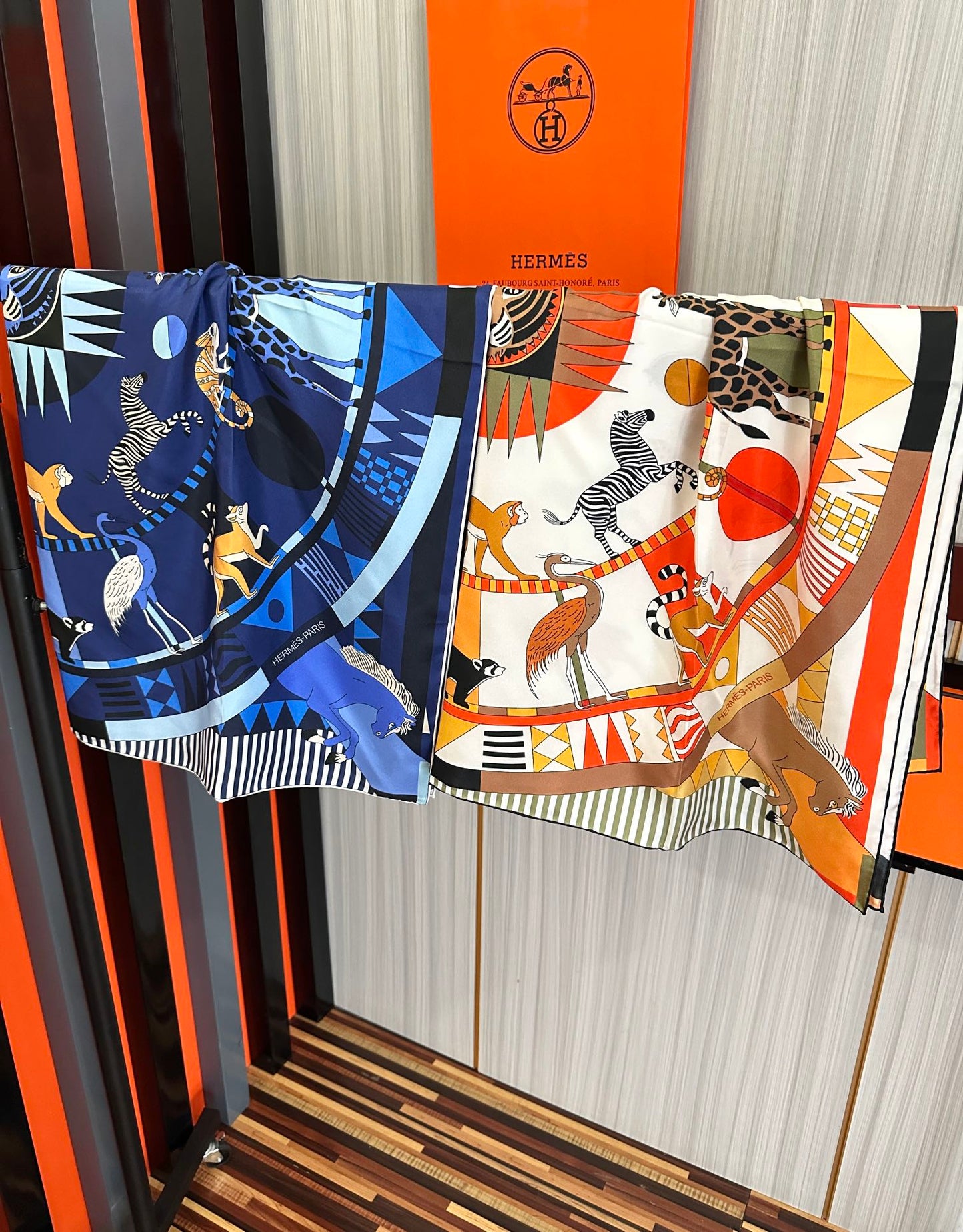 HERMES 25S SCARF 90 IN SILK 007