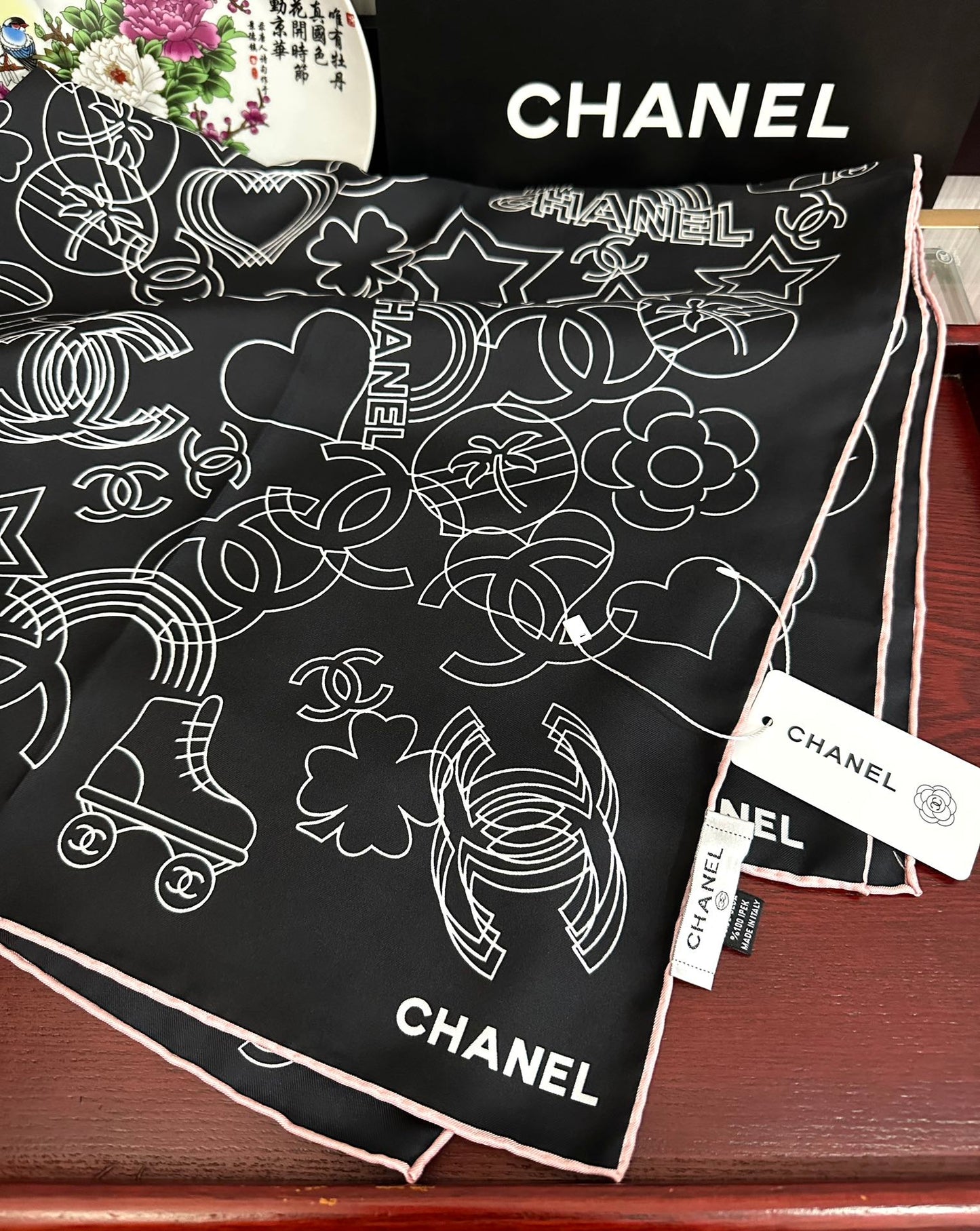 CHANEL 25S SCARF 90 IN SILK 738436