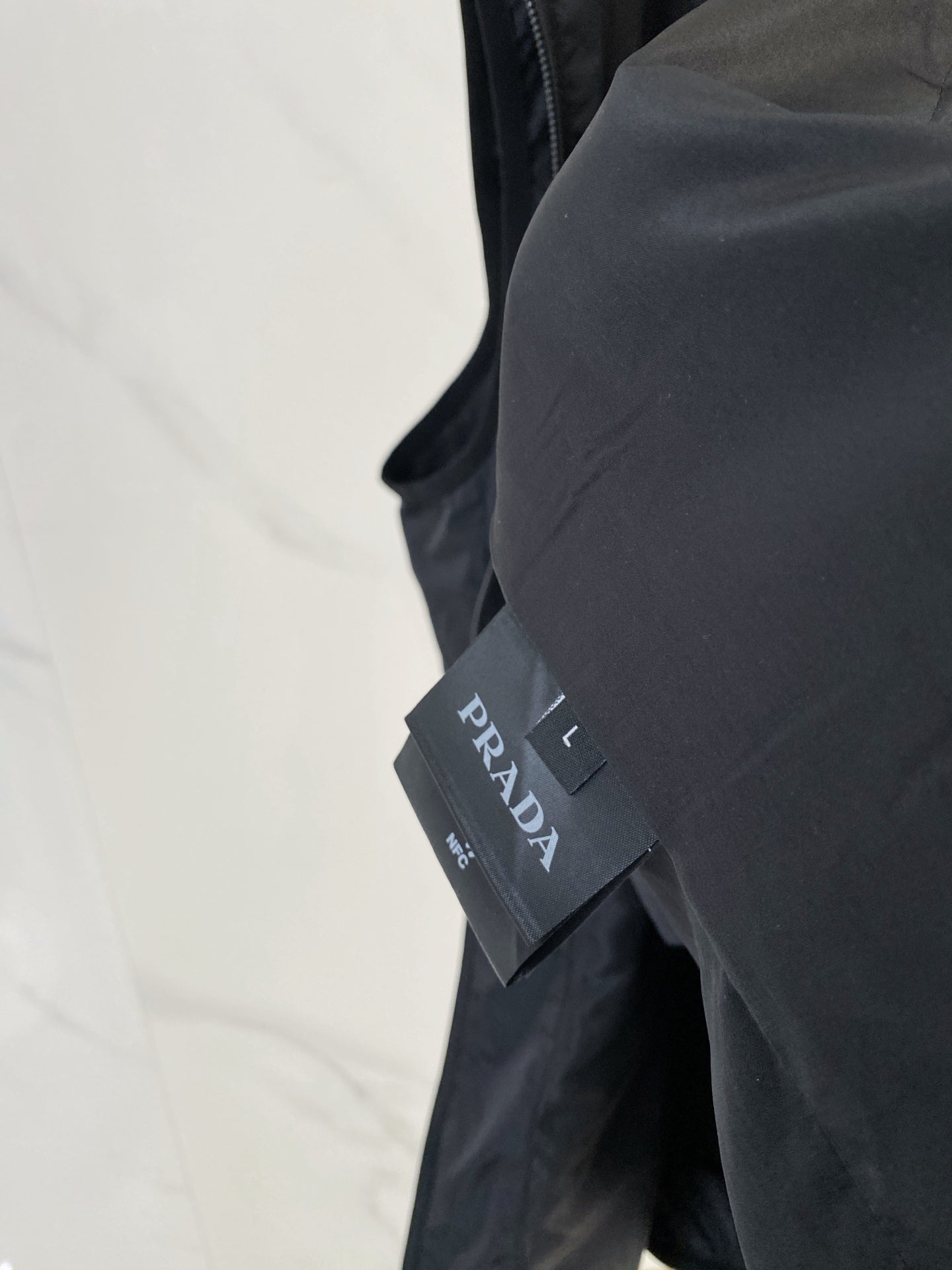 PRADA 26S SLEEVELESS HOODED JACKET 786