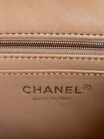 FLAP BAG 20 IN BRONZE BROWN LAMBSKIN WITH HANDLE- NEW