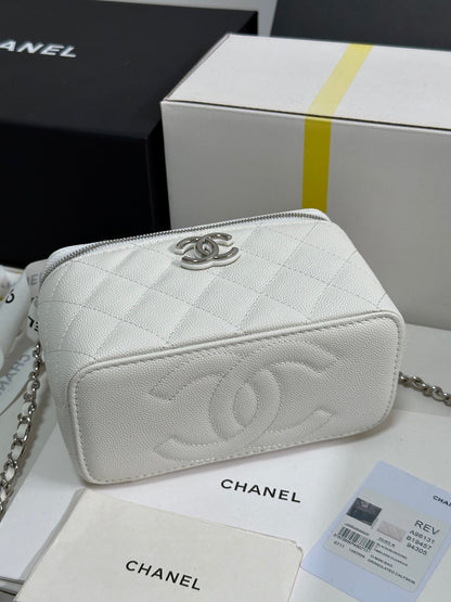 MINI VANITY TOP HANDLE CASE 17 IN WHITE CAVIAR SKIN SILVER-TONE PLATED METAL