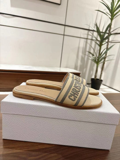 DWAY SLIDES IN BEIGE AND GRAY TECHNICAL FABRIC