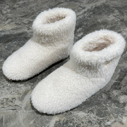 PRADA 26S ANKLE BOOTS IN WHITE FUR