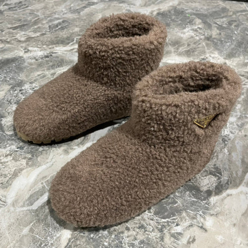 PRADA 26S ANKLE BOOTS IN DARK BROWN FUR