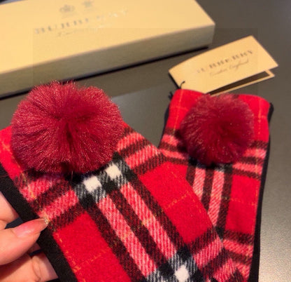 GLOVES IN CHERRY RED AND BLACK WOOL WITH RABBIT FUR 448247