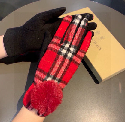 GLOVES IN CHERRY RED AND BLACK WOOL WITH RABBIT FUR 448247