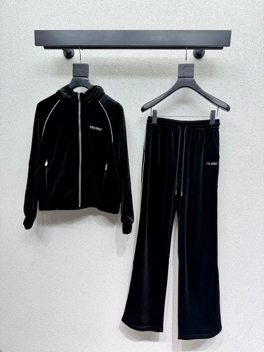 MIUMIU VELVET SET STYLE 729