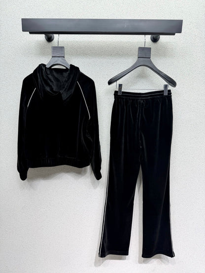 MIUMIU VELVET SET STYLE 729