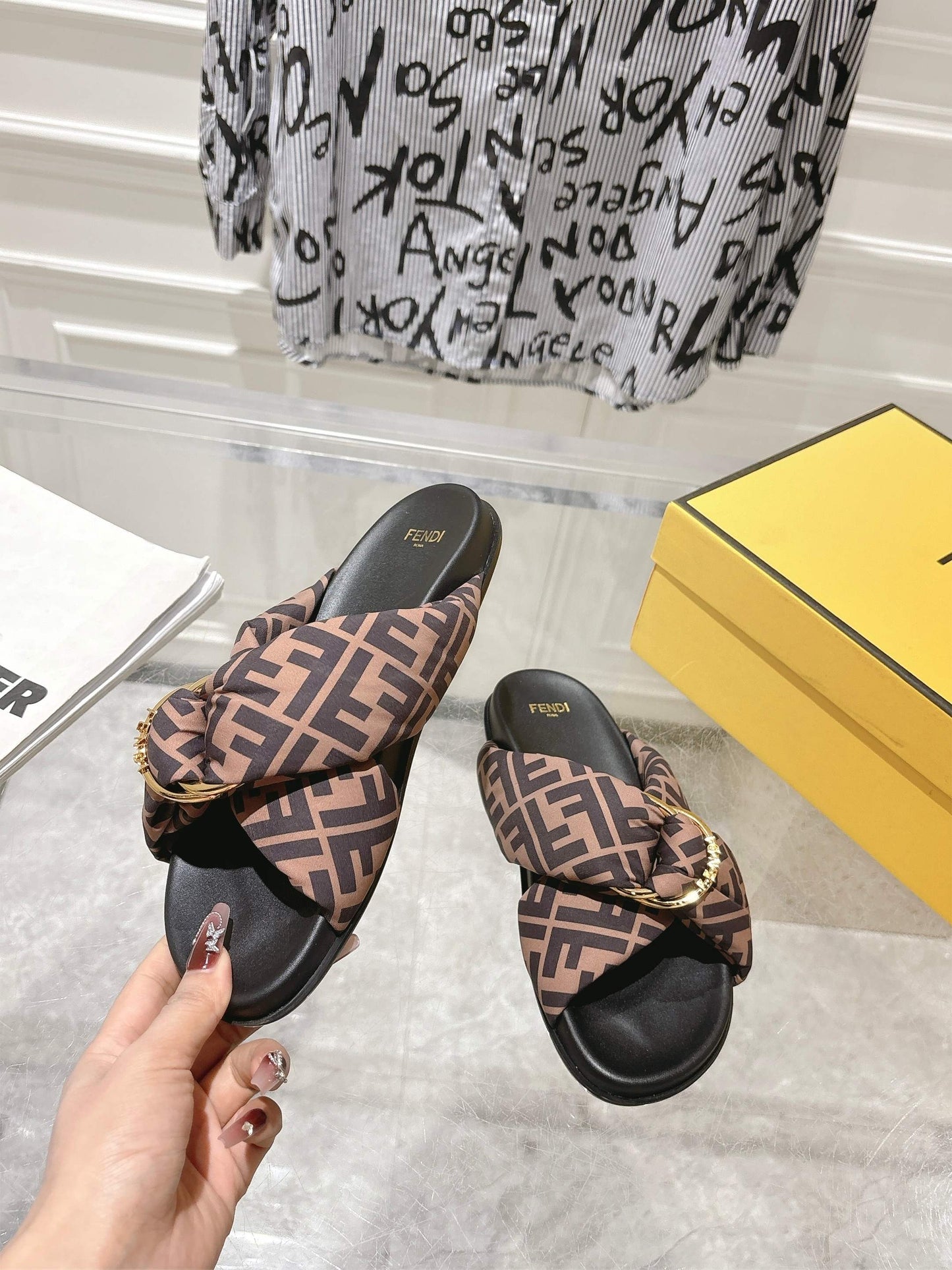 FF KNOT SLIDE SANDALS IN BROWN FABRIC
