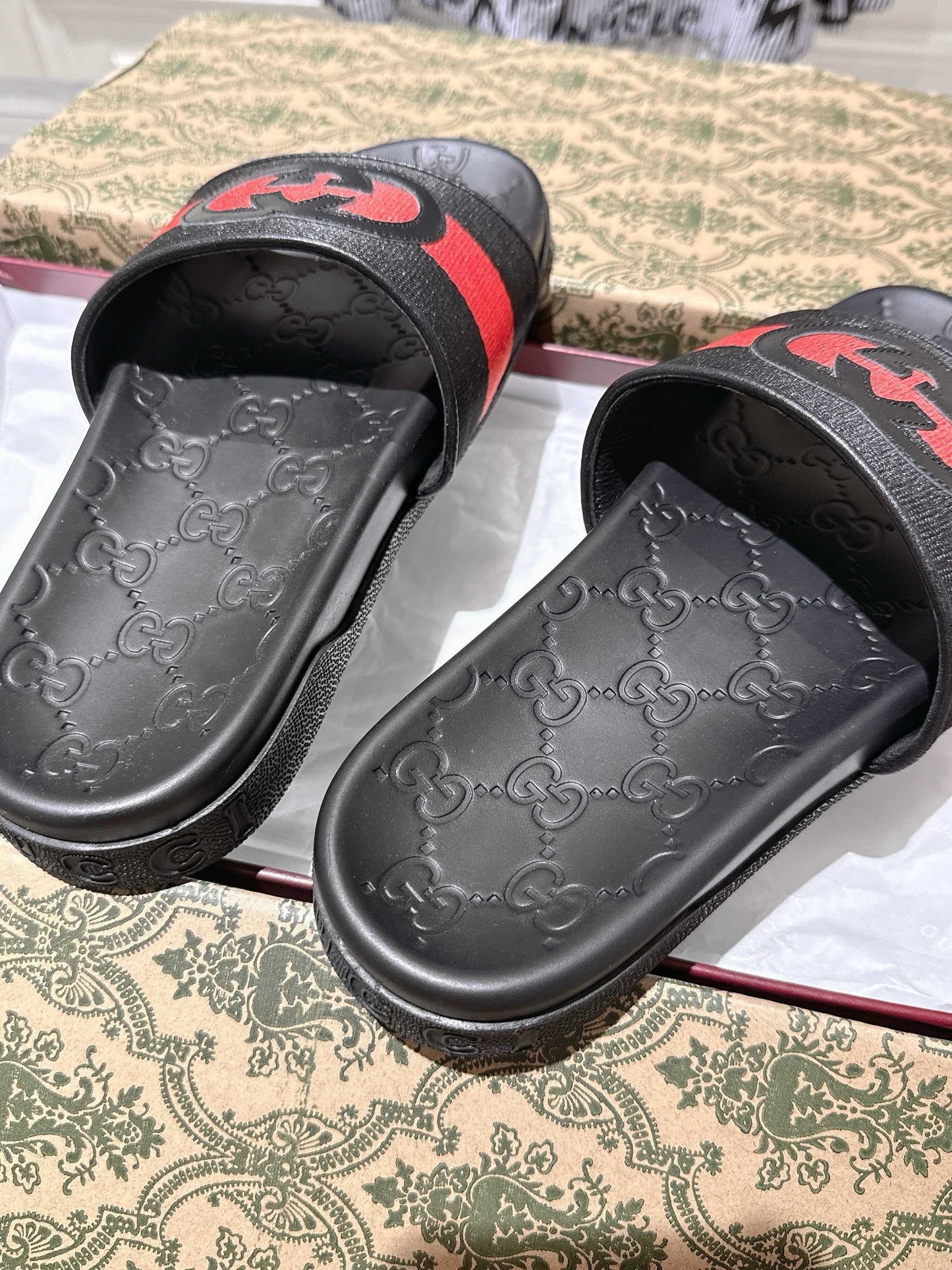 SANDALS 25S IN BLACK MIX RED LAMBSKIN EMBOSSED LOGO STYLE 2