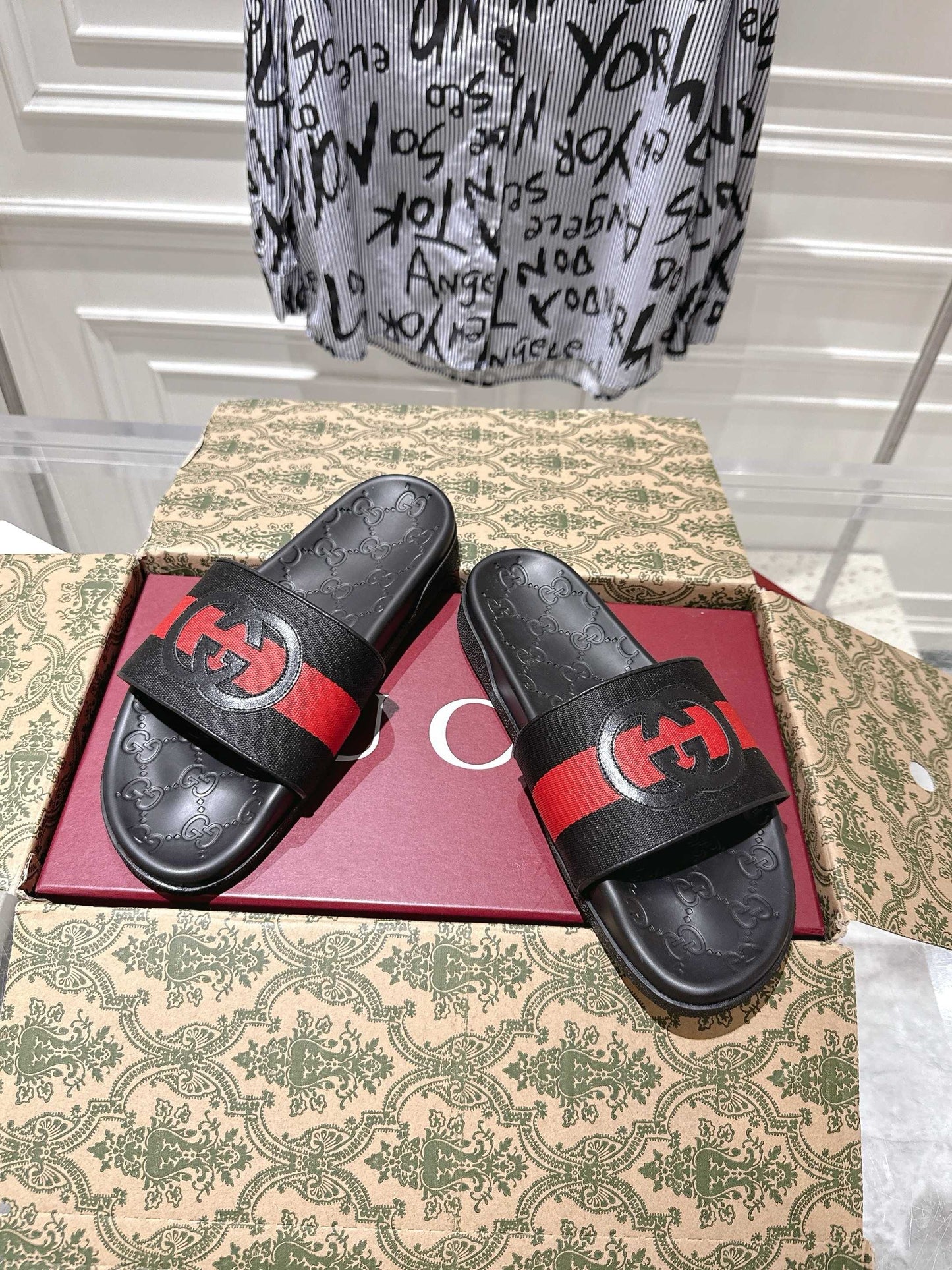 SANDALS 25S IN BLACK MIX RED LAMBSKIN EMBOSSED LOGO STYLE 2