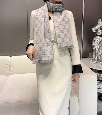 CHANEL 25S SCARF 185 IN CASHMERE WOOL 733953