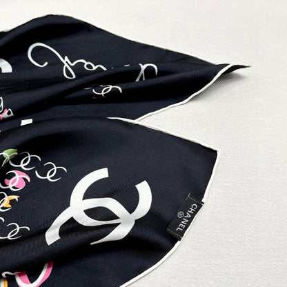 CHANEL 25S SCARF 90 IN SILK 735829