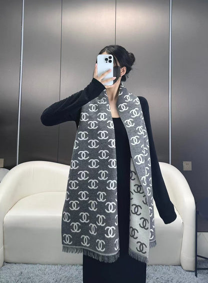 CHANEL 25S SCARF 180 IN CASHMERE WOOL 733941