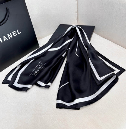 CHANEL 25S SCARF 90 IN SILK 732132