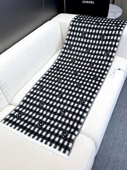 CHANEL 25S SCARF 190 IN CASHMERE 880365