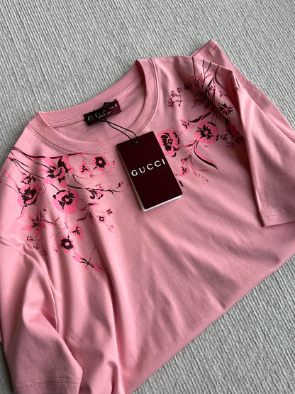 GUCCI SHORT SLEEVE LOGO PRINTED T-SHIRT 275723