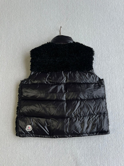 MONCLER 25S DOWN VEST IN BLACK 043