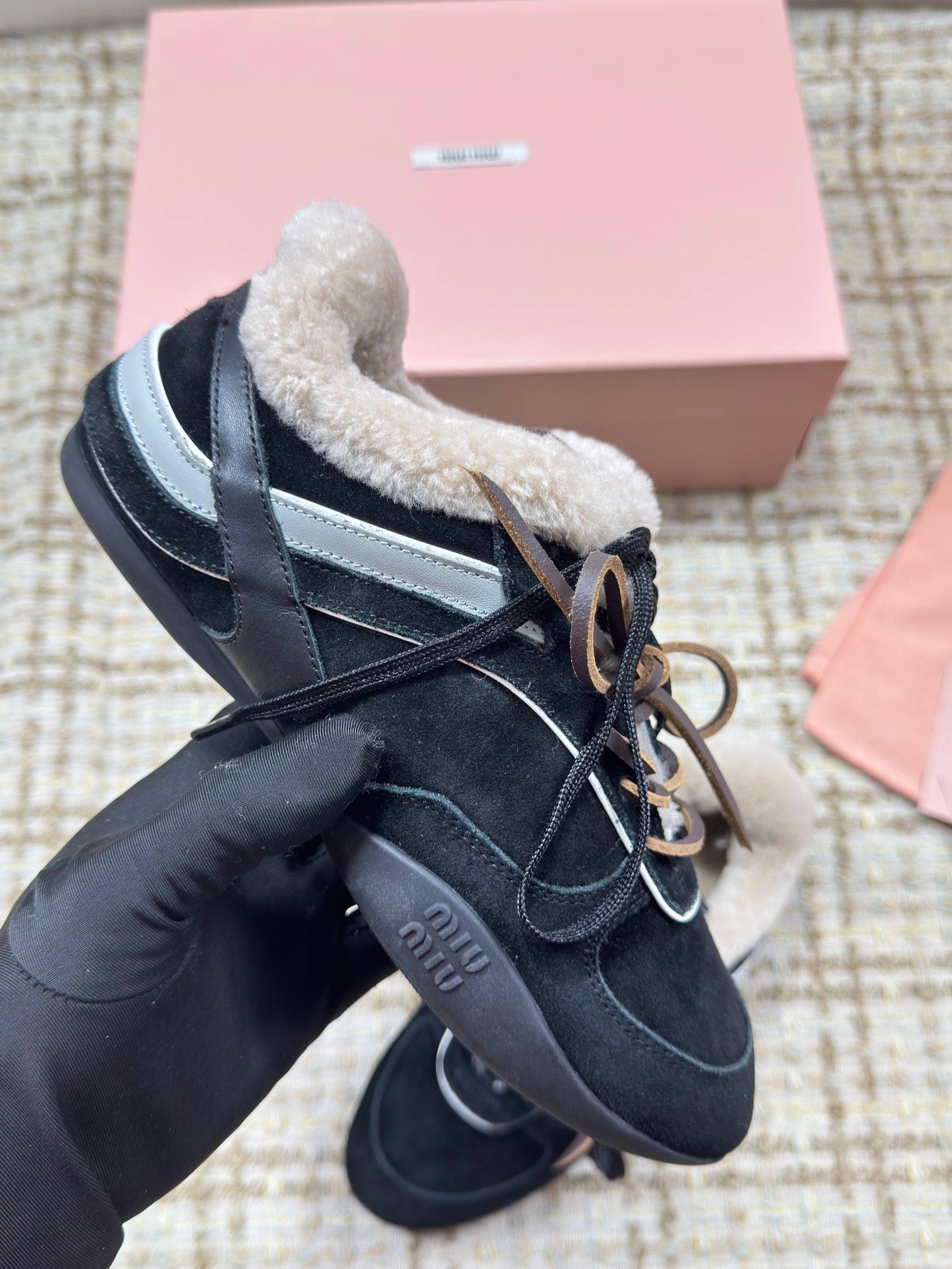 MIUMIU 26S SNEAKERS IN BLACK SUEDE AND SHEARLING