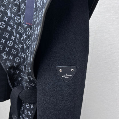 DIOR HOODED COAT IN BLACK WOOL