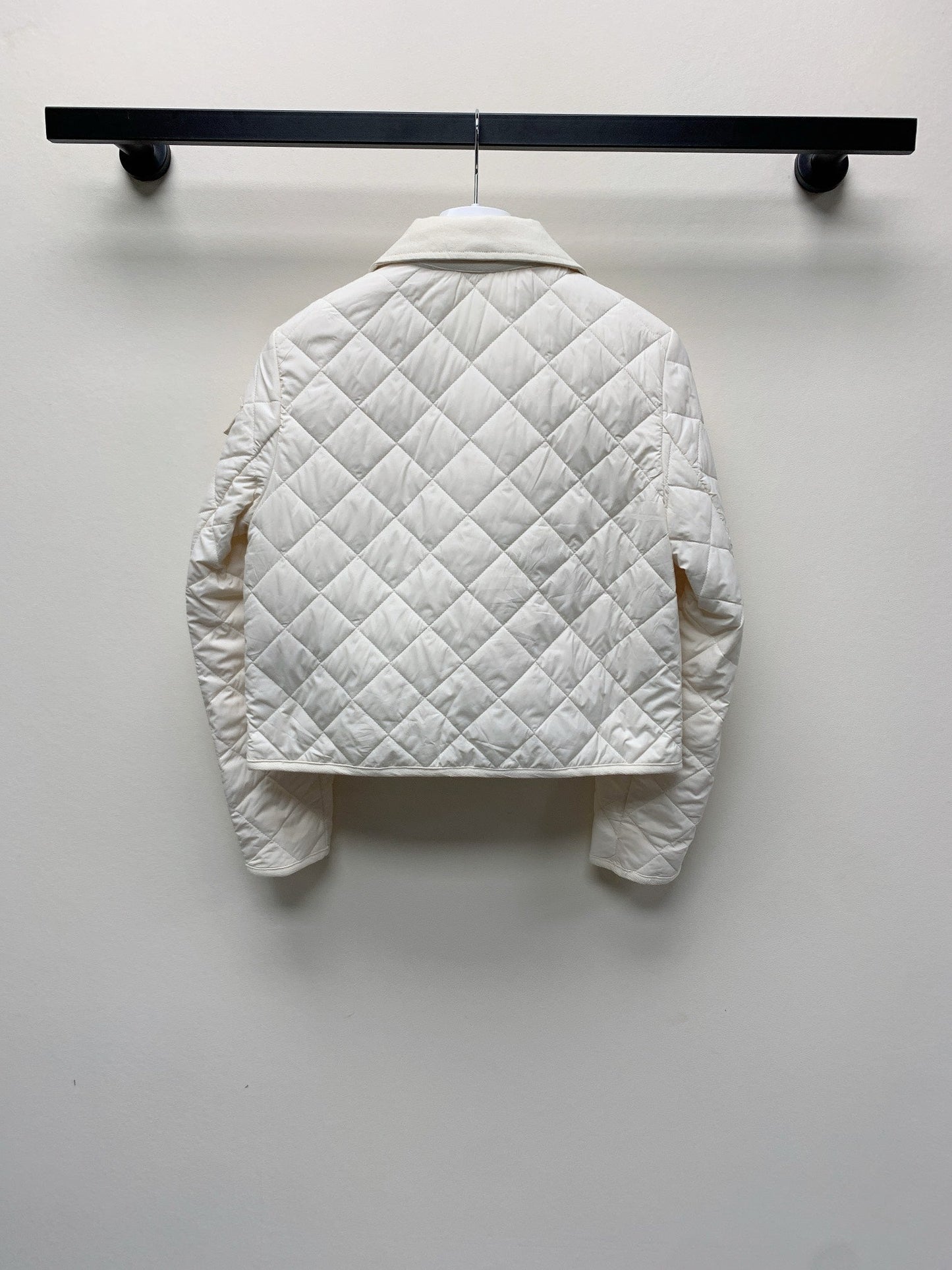 MONCLER 25S JACKET IN WHITE 078