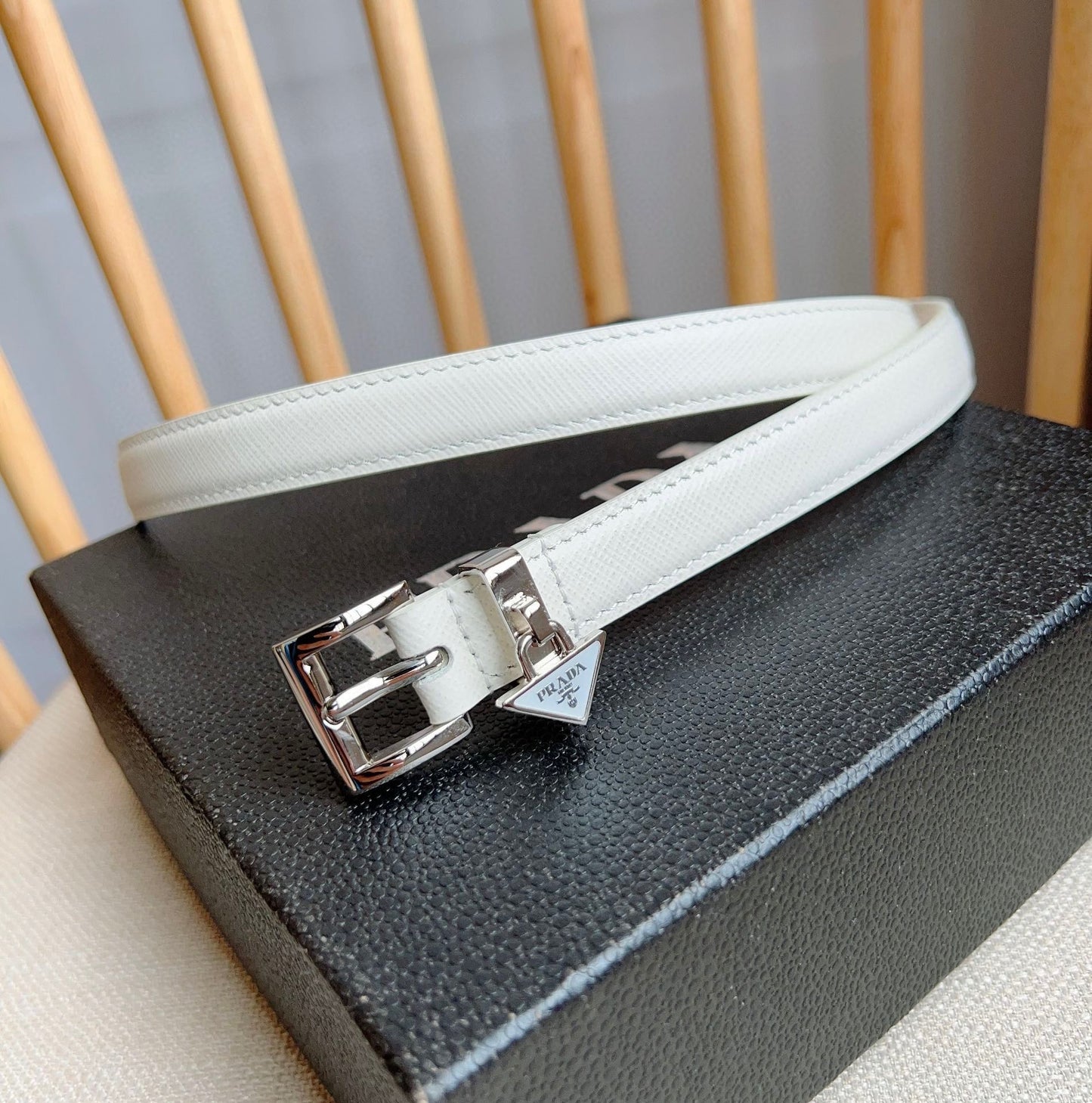 PRADA 25S BELT 15 MM IN WHITE CALFSKIN 571359