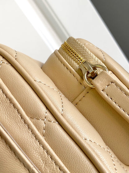 CHANEL 25S CAMERA BAG 23 IN BEIGE LAMBSKIN WITH GOLD HARDWARE