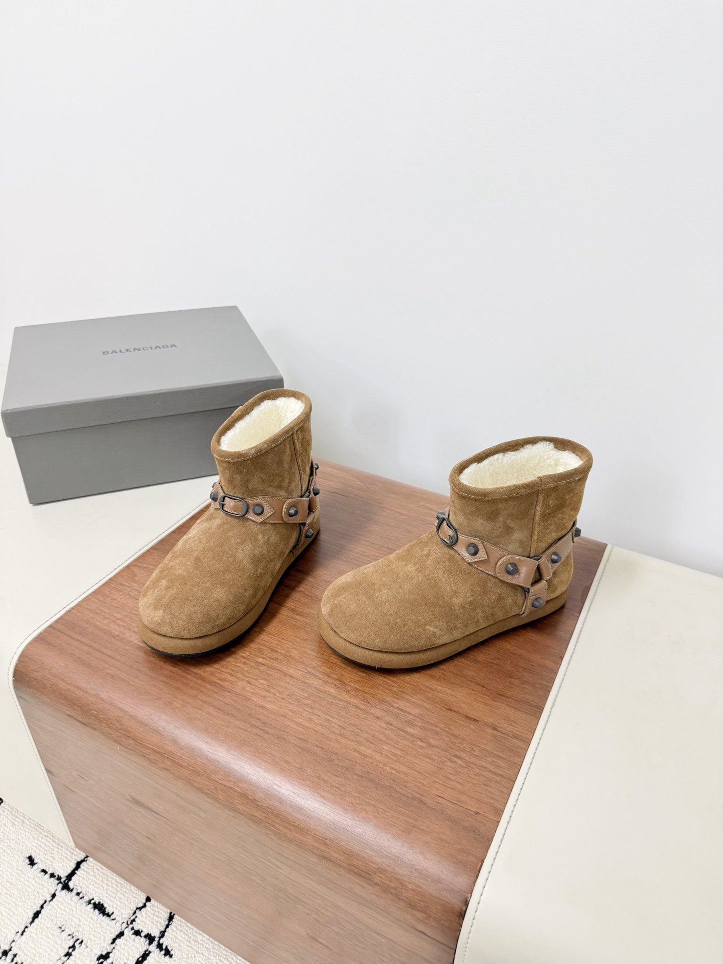 BALENCIAGA 25S ALASKA ANKLE BOOTS IN LIGHT BROWN SUEDE AND LAMBSKIN