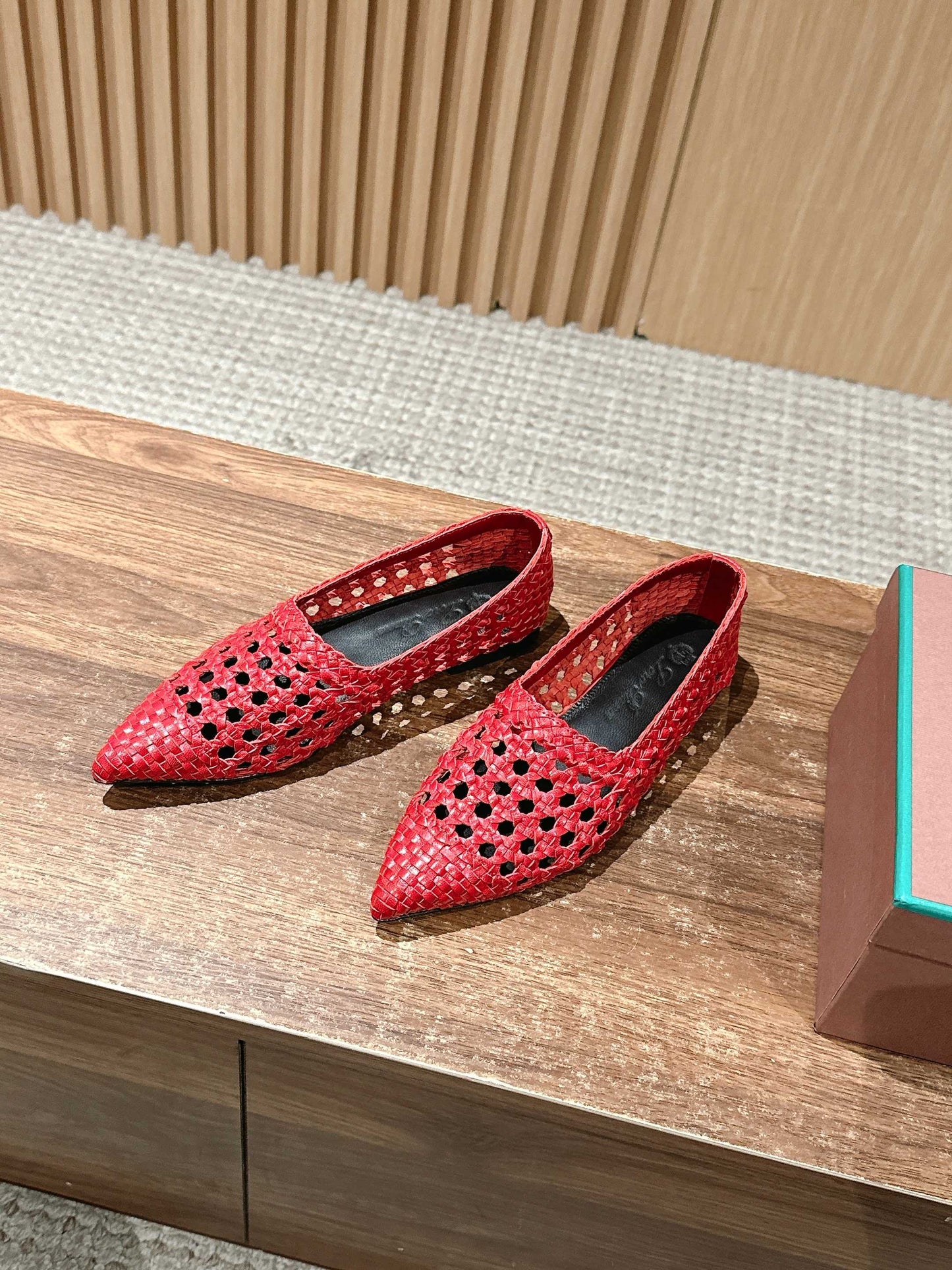 LP POINTED-TOE BALLET FLATS 25S IN RED LAMBSKIN