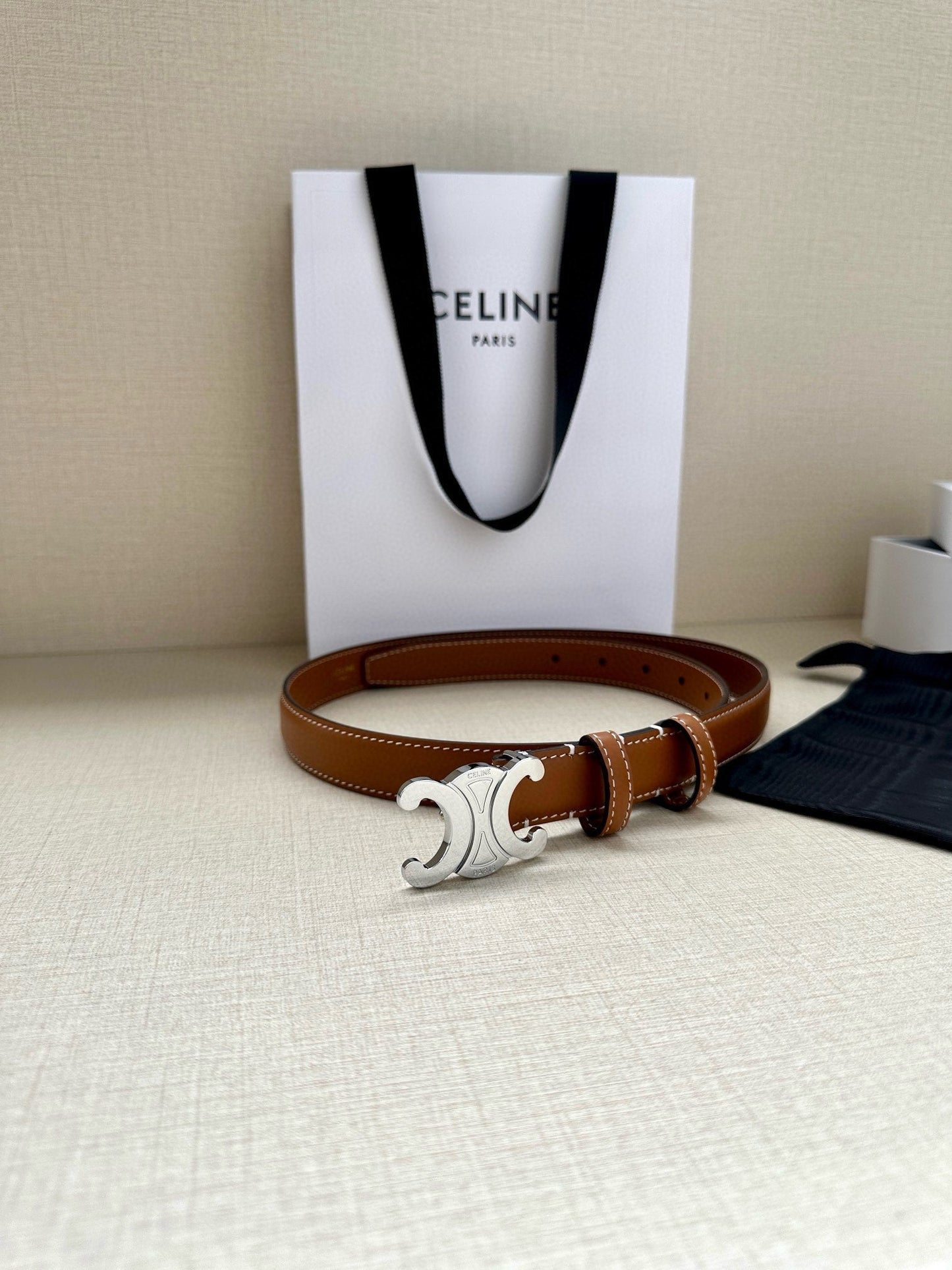 CELINE 25S BELT TRIOMPHE TAURILLON 25MM IN CARAMEL CALFSKIN 557501