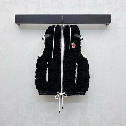 MONCLER 25S DOWN VEST IN BLACK 105