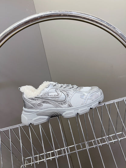 DIOR CHRONO SNEAKER 25S IN SILVER LAMBSKIN AND MESH FABRIC STYLE 1