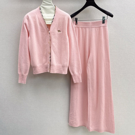 BURBERRY 25S CARDIGAN AND STRAIGHT-LEG PANTS SET 098