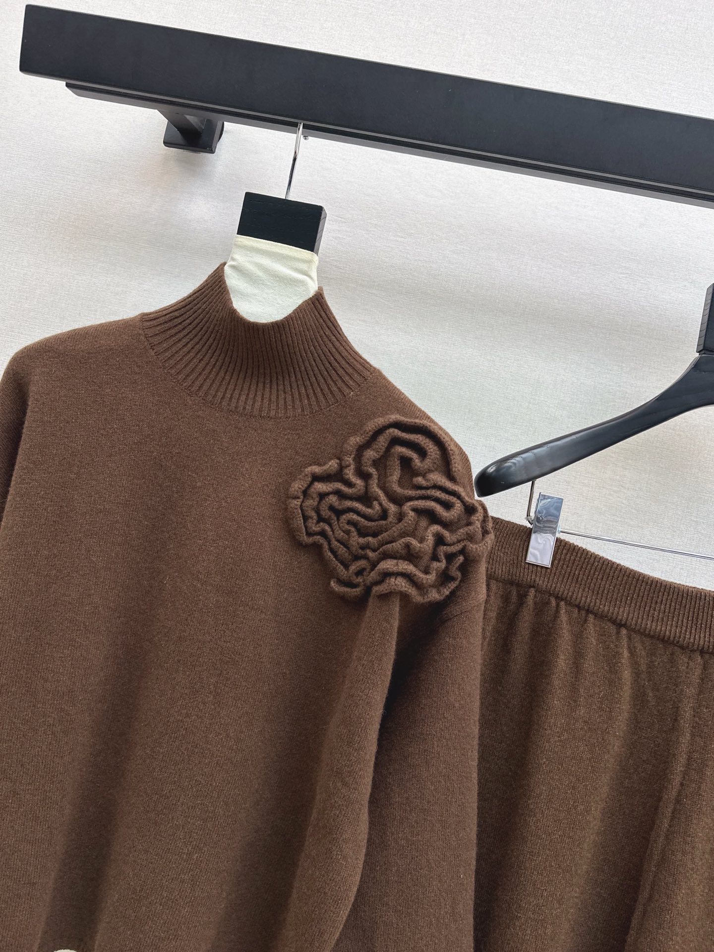 VALENTINO 26S SWEATER AND SKIRT SET STYLE 75