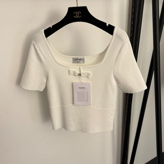 CHANEL 26S SHORT-SLEEVE SWEATER 995