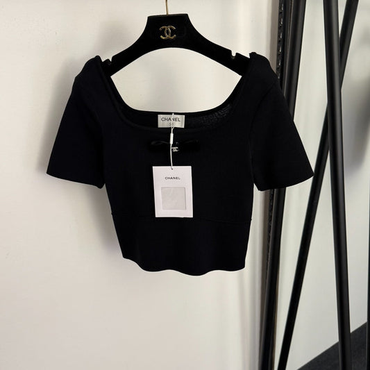 CHANEL 26S SHORT-SLEEVE SWEATER 996