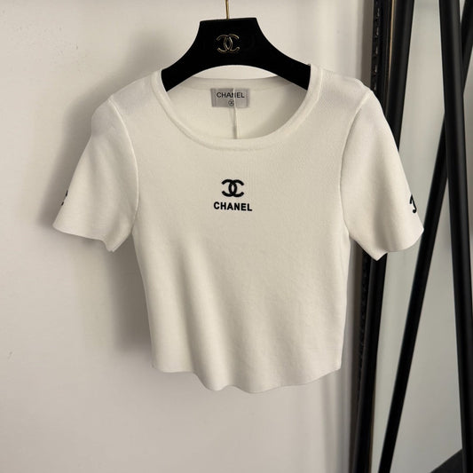 CHANEL 26S SHORT-SLEEVE SWEATER 991