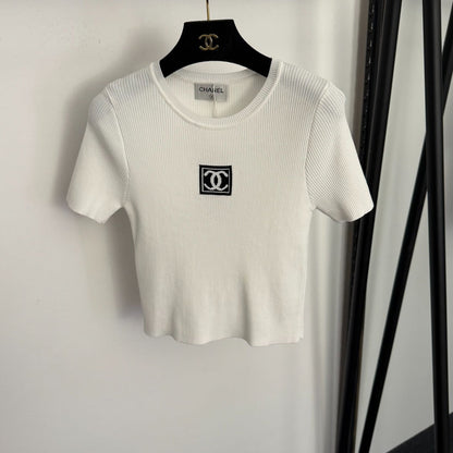 CHANEL 26S SHORT-SLEEVE SWEATER 987