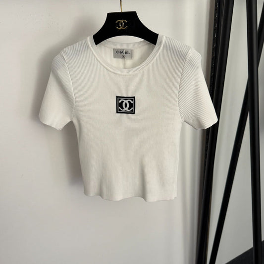 CHANEL 26S SHORT-SLEEVE SWEATER 987