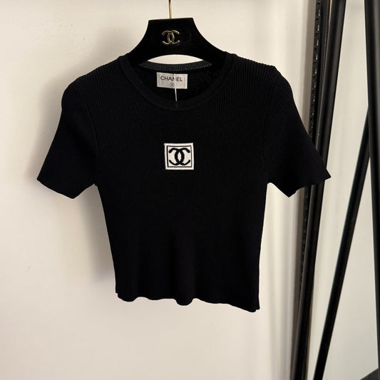 CHANEL 26S SHORT-SLEEVE SWEATER 988