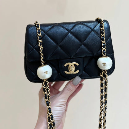 25S CHANEL CROSSBODY HANDBAG 17 IN BLACK LAMBSKIN GOLD HARDWARE