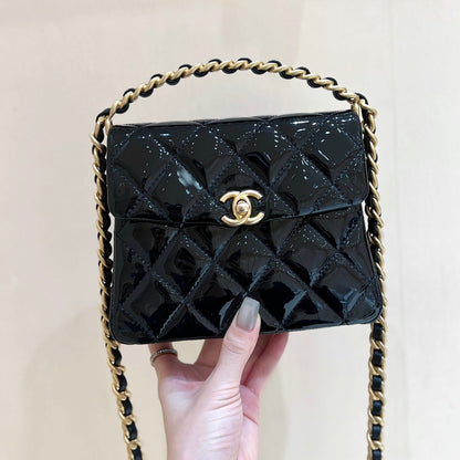 25S CHANEL TOTE CROSSBODY BAG 19 IN BLACK GLOSSY LEATHER WITH METAL HANDLE