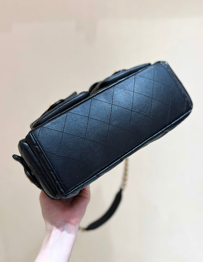 CHANEL QUILTED HOBO CARGO BAG 35 IN BLACK CALFSKIN GOLD CHAIN