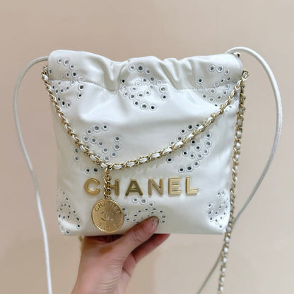 25S CHANEL MINI BAG 20 IN  IVORY LAMBSKIN