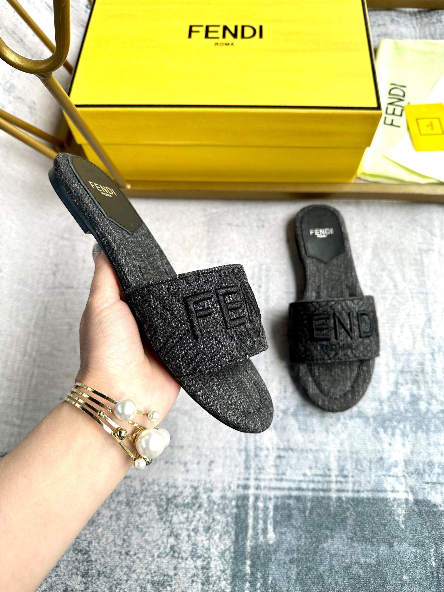 FF 5 Black Canvas Slide