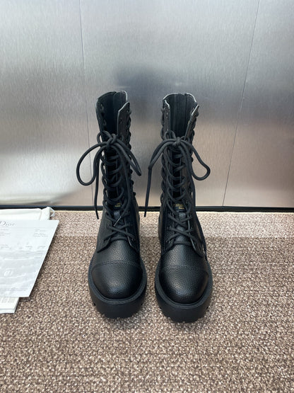 DIOR 25S D-ROAD ANKLE BOOT 45MM IN BLACK GRAINED CALFSKIN